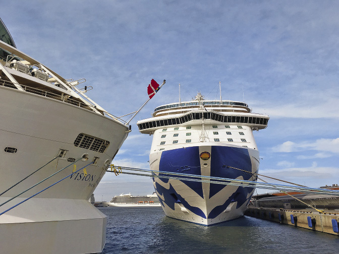 The splendid Regal Princess can accommodate up to 4,272 passengers.