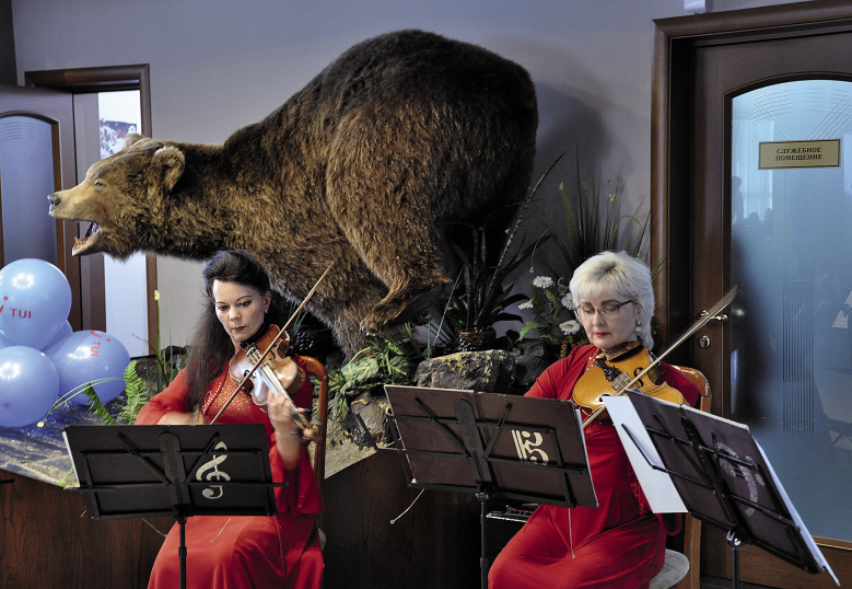 At the Bel-Kam- Tour Hotel we were met by an orchestra from the Kamchatka Philharmonic. The sight of the musicians with a large stuffed bear behind them made a lasting impression.